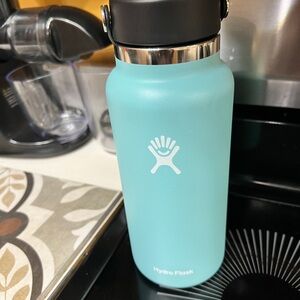 Hydro Flask Seafoam Green Stainless Bottle with White Logo